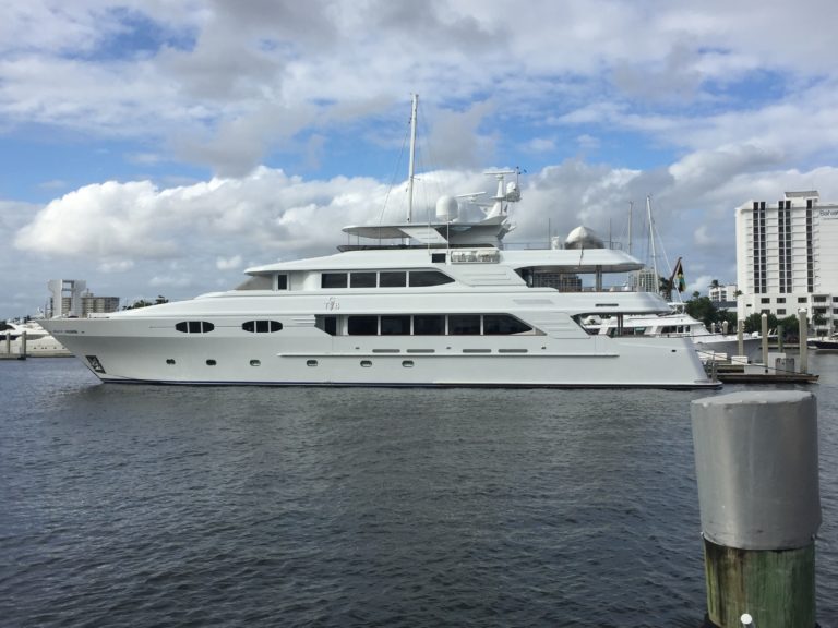 yacht cleaning services